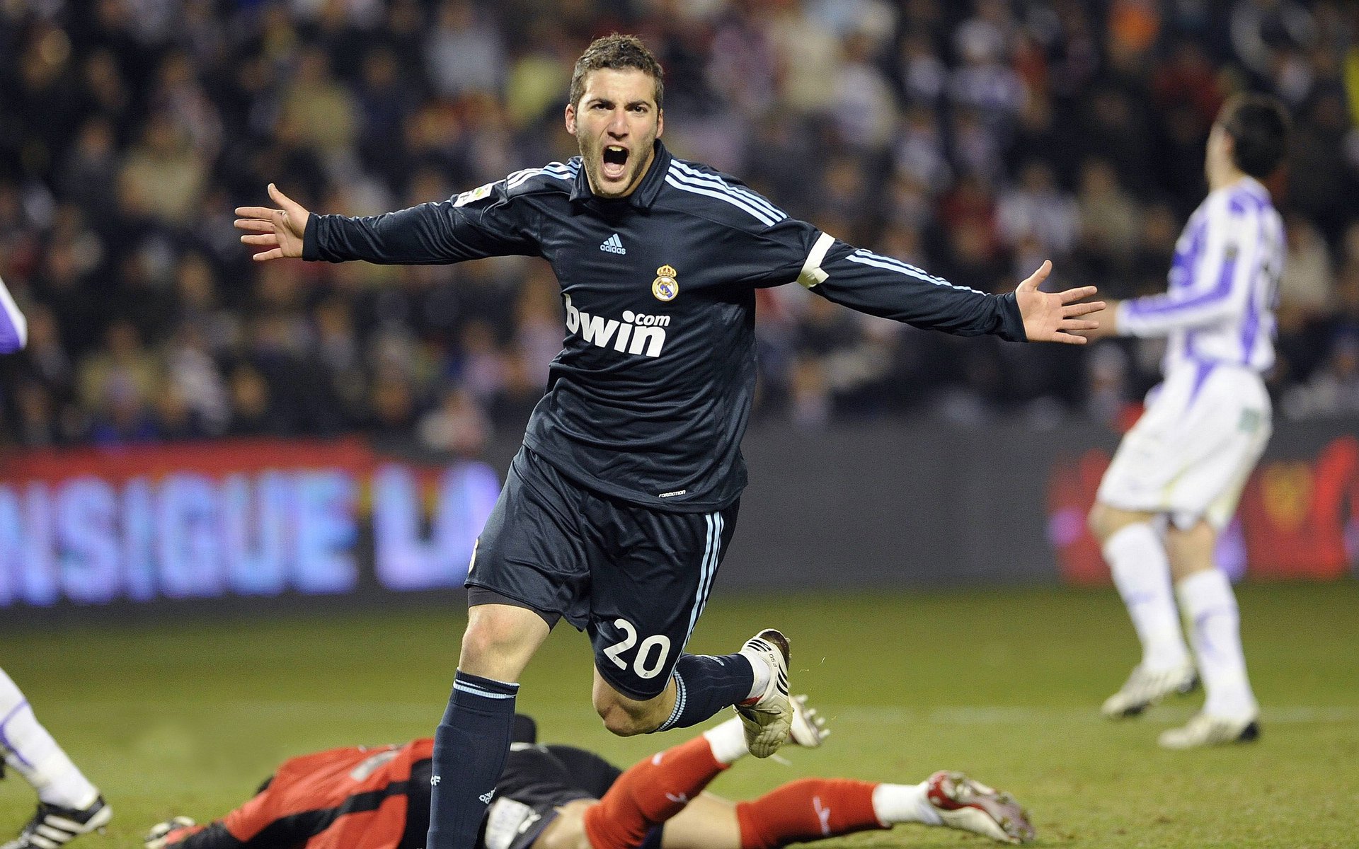 欧冠小组赛：国米0比0闷平矿工 卢卡库屡失良机背锅